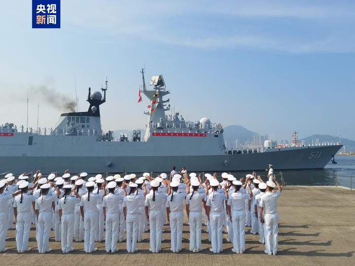 运城舰率先启程 山东舰航母编队陆续返航离港