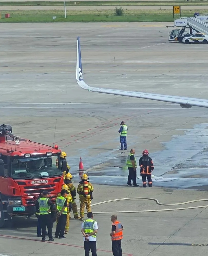 “飞机漏油致航班延误”,航司回应 “飞机漏油致航班延误”,航司回应