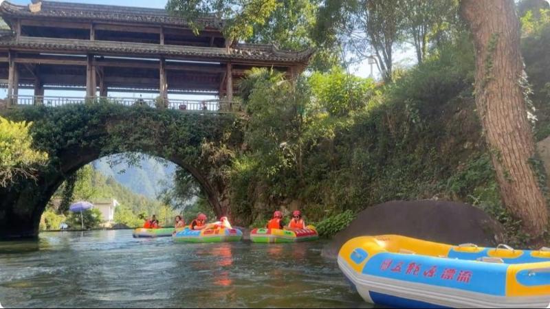 江西：暑期漂流“热” 亲水消暑引客来