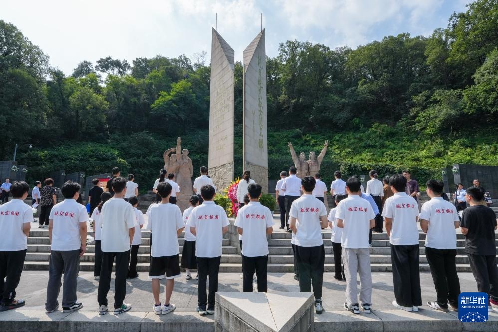 江苏南京:铭记历史 缅怀先烈 江苏南京:铭记历史 缅怀先烈