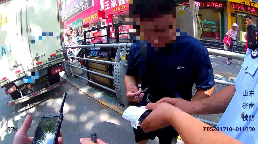 锥桶挡号牌?自作聪明终被罚! 锥桶挡号牌?自作聪明终被罚!