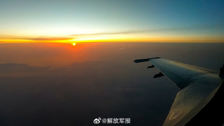 高清大图！直击战机跨昼夜飞行训练