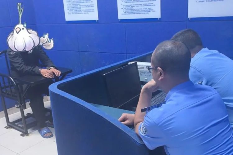 反转！西昌一男子报警竟与违法嫌疑人一同被拘留