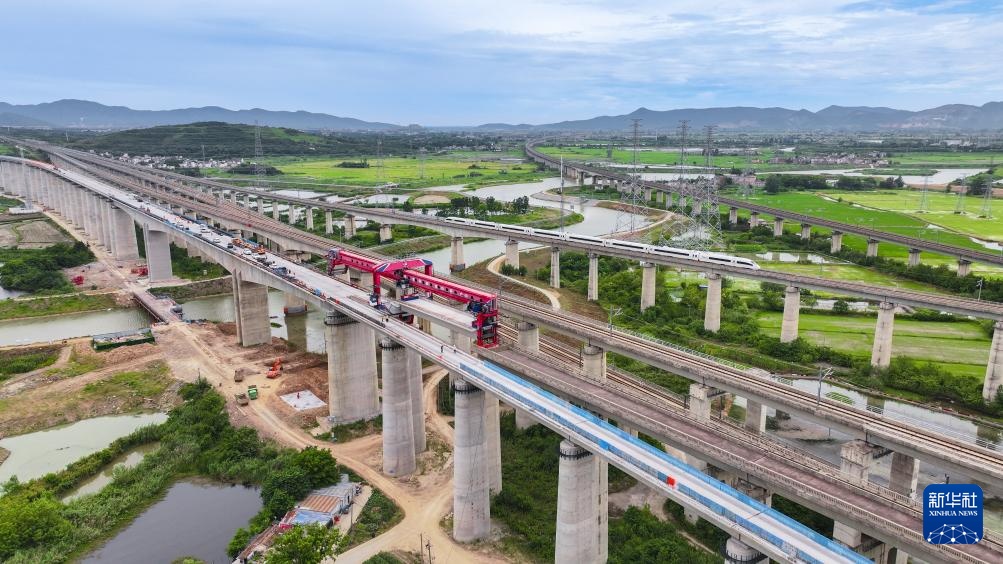 巢马城际铁路全线箱梁架设完成 巢马城际铁路全线箱梁架设完成