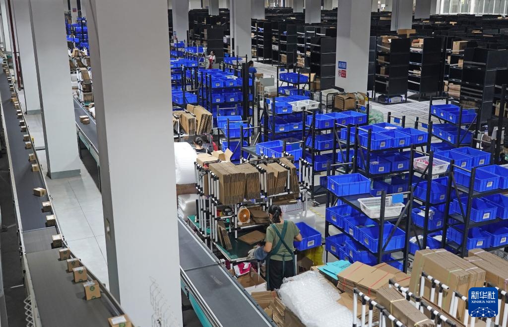 活力中国调研行丨“老药方”邂逅智慧工厂 中医药产业焕新升级 活力中国调研行丨“老药方”邂逅智慧工厂 中医药产业焕新升级