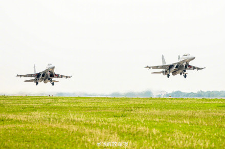 高清大图！直击战机跨昼夜飞行训练