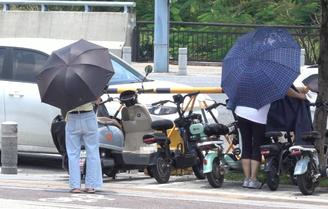 头晕、手脚抽筋、全身无力……广州一男子高温中暑“热痉挛”,进了ICU 头晕、手脚抽筋、全身无力……广州一男子高温中暑“热痉挛”,进了ICU