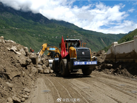 受降雨影响,四川国省干线公路断道已抢通近90% 受降雨影响,四川国省干线公路断道已抢通近90%