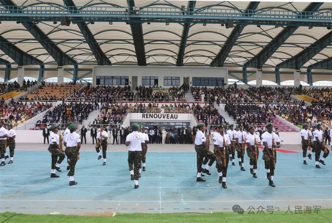 中国人民解放军首次亮相科摩罗阅兵活动 中国人民解放军首次亮相科摩罗阅兵活动