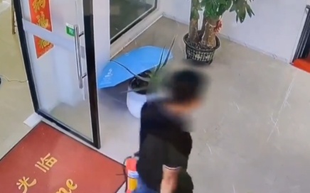 多人中招！有骗子假冒“消防人员”收费更换灭火器