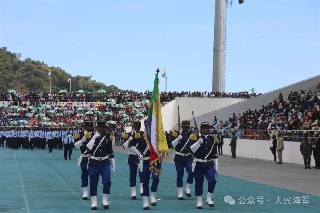 中国人民解放军首次亮相科摩罗阅兵活动 中国人民解放军首次亮相科摩罗阅兵活动