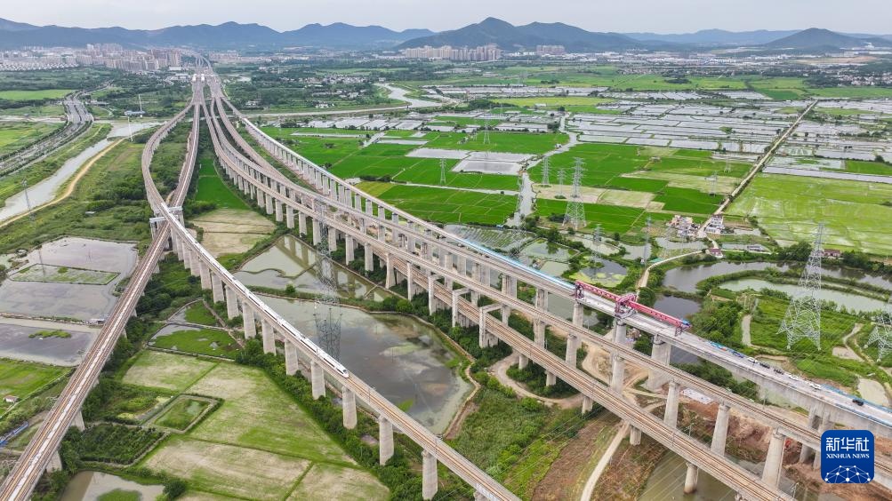 巢马城际铁路全线箱梁架设完成 巢马城际铁路全线箱梁架设完成