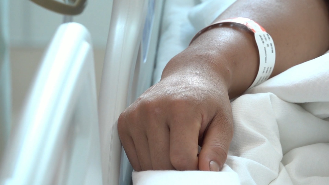 头晕、手脚抽筋、全身无力……广州一男子高温中暑“热痉挛”,进了ICU 头晕、手脚抽筋、全身无力……广州一男子高温中暑“热痉挛”,进了ICU