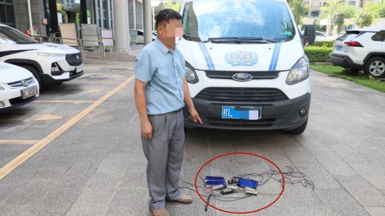 百色一辆“山寨120”被交警当场识破！