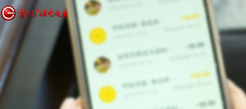 “你相信光吗？不，我相信人民警察！”