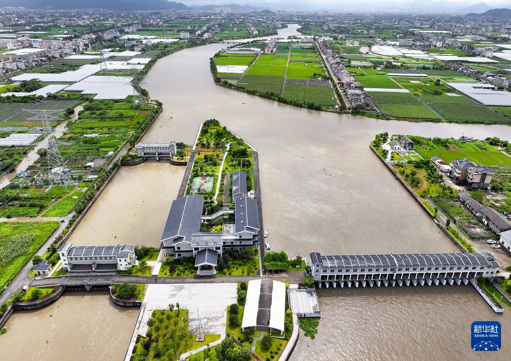 应对台风“丹娜丝”