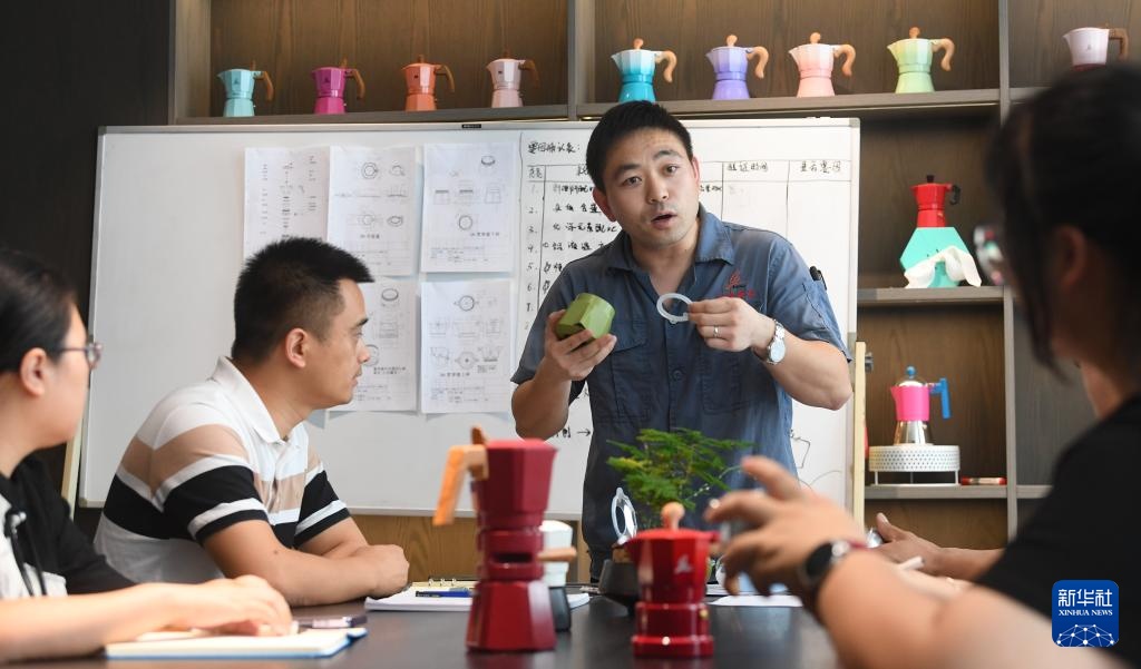 小小咖啡壶的大生意