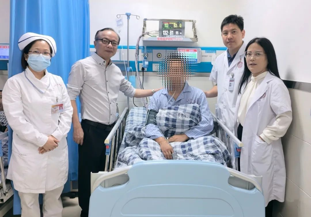 “先救命,没钱我出!”38岁男子病情凶险却说“死了就死了”,医生自掏3万元也要救 “先救命,没钱我出!”38岁男子病情凶险却说“死了就死了”,医生自掏3万元也要救
