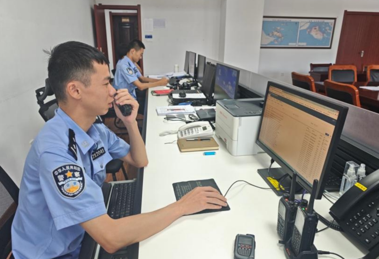 台风“丹娜丝”来袭 筑牢海上防台屏障