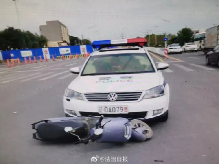 男子为拉风 伪造辽O牌照警车被抓