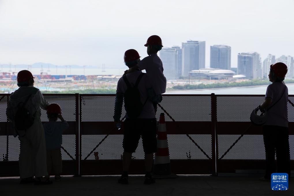 “小候鸟”大湾区幸福行 “小候鸟”大湾区幸福行