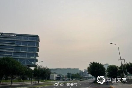 北京今天有分散性阵雨或雷雨 明后天最高气温34℃体感闷热
