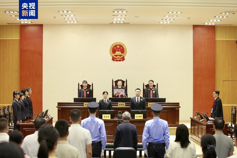 受贿2.29亿余元，新疆维吾尔自治区政协原副主席窦万贵一审被判死缓