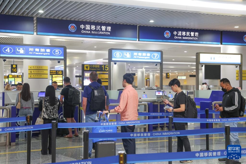 “ChinaTravel”持续火热 重庆2025年上半年入出境外国旅客创新高 “ChinaTravel”持续火热 重庆2025年上半年入出境外国旅客创新高