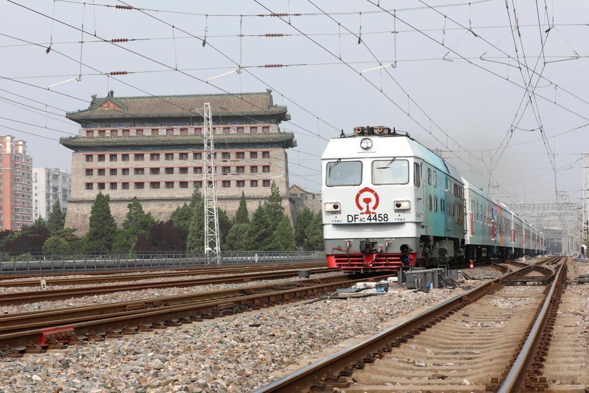 京津冀首列观光旅游列车投入运营 为区域协同发展注入新活力 京津冀首列观光旅游列车投入运营 为区域协同发展注入新活力