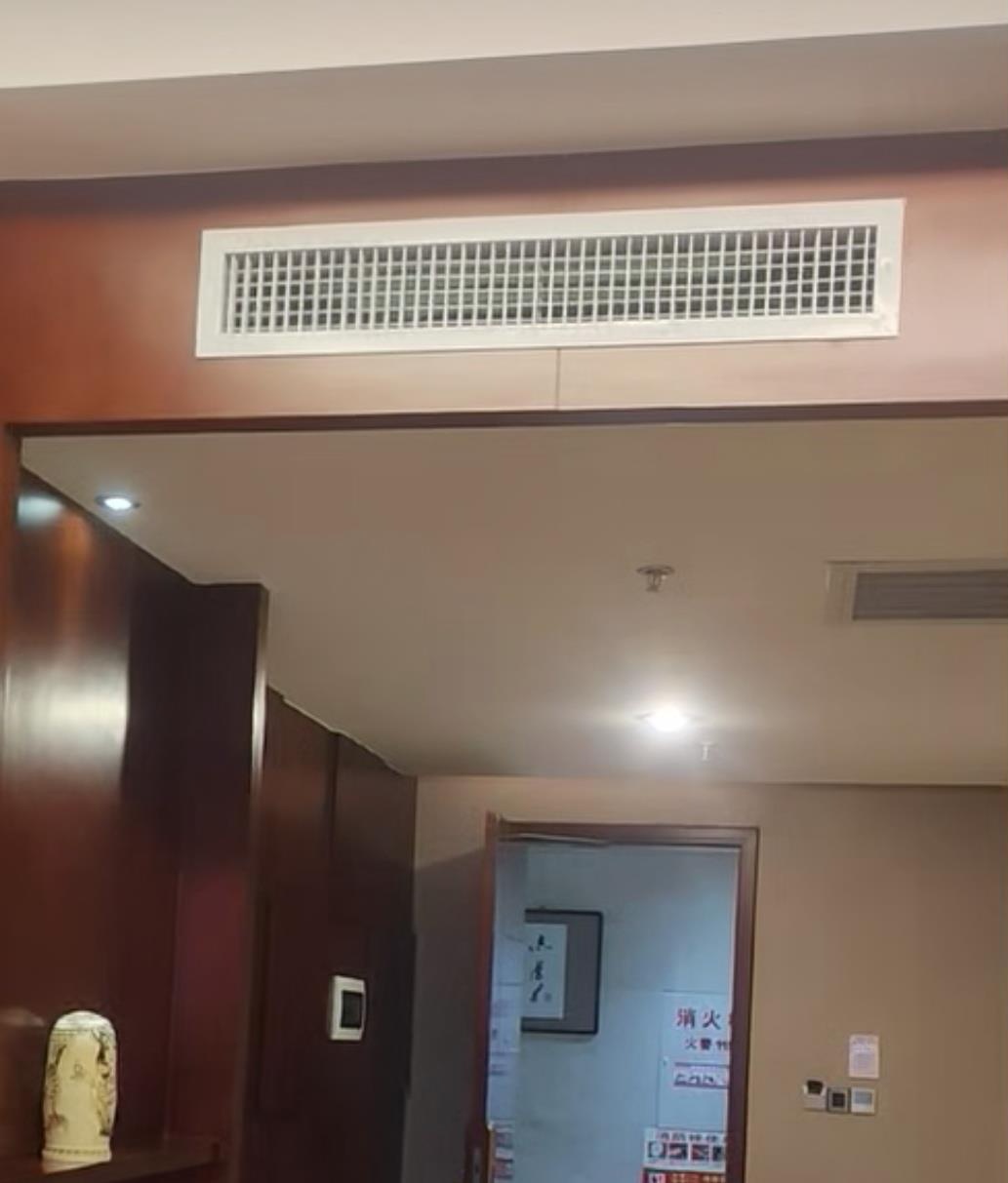 漠河北极村今年出现36℃高温天气,有当地民宿开始装空调:哪怕只用三五天也得有 漠河北极村今年出现36℃高温天气,有当地民宿开始装空调:哪怕只用三五天也得有