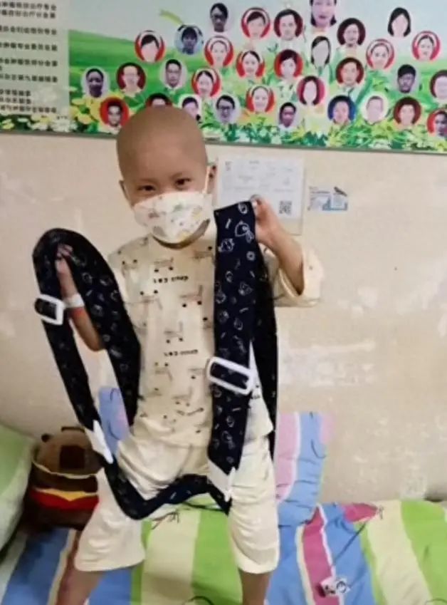 父亲为救5岁患癌女儿直播跳舞,回应:现阶段治疗费已筹齐,治疗周期长会继续直播 父亲为救5岁患癌女儿直播跳舞,回应:现阶段治疗费已筹齐,治疗周期长会继续直播