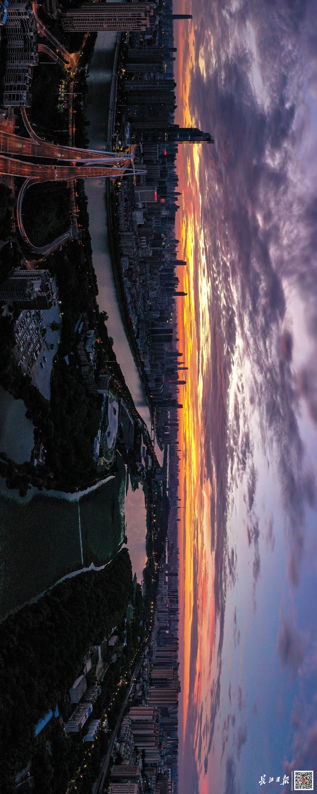 今早武汉上空骤然出现！不少网友直呼“世纪一幕”