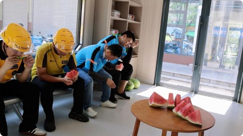 江西九江:高温酷暑 183个驿站消暑送清凉 江西九江:高温酷暑 183个驿站消暑送清凉