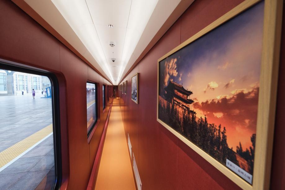 京津冀首列观光旅游列车投入运营 为区域协同发展注入新活力 京津冀首列观光旅游列车投入运营 为区域协同发展注入新活力