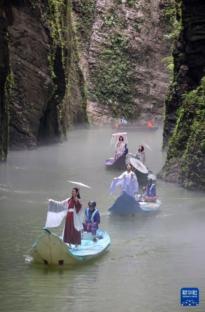 湖北鹤峰:屏山峡谷 秘境寻踪 湖北鹤峰:屏山峡谷 秘境寻踪
