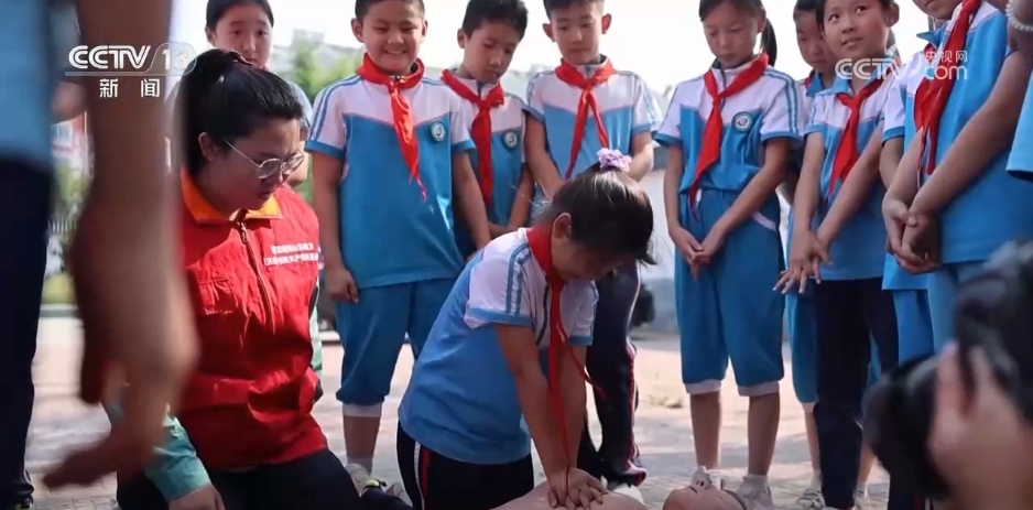 多措并举抓实暑期安全教育 各地各部门为学生系好暑期“安全带”