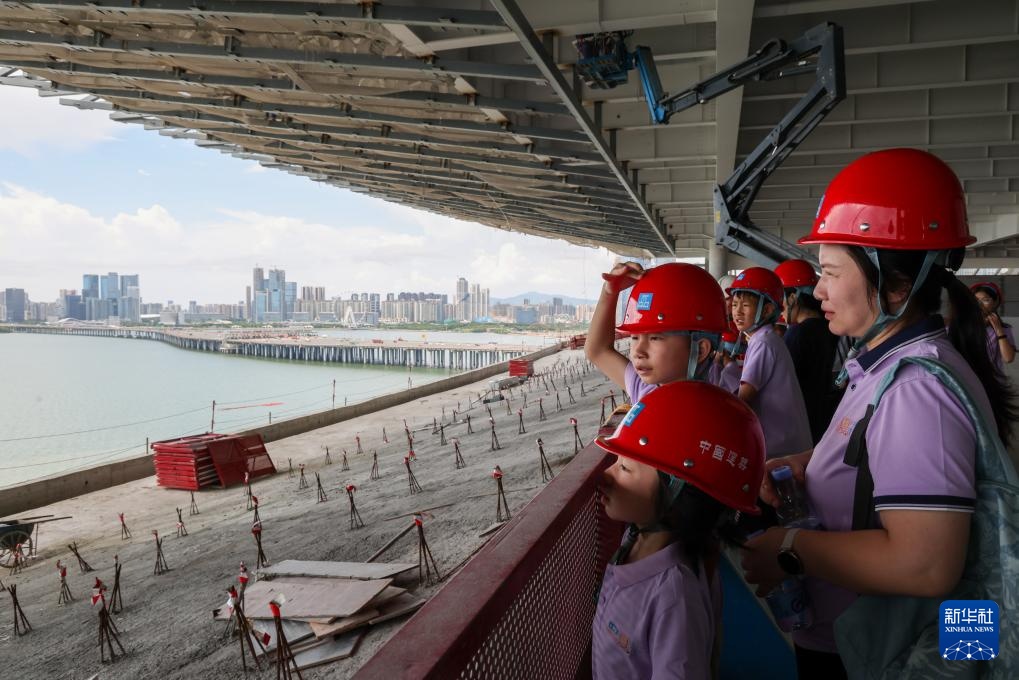 “小候鸟”大湾区幸福行 “小候鸟”大湾区幸福行