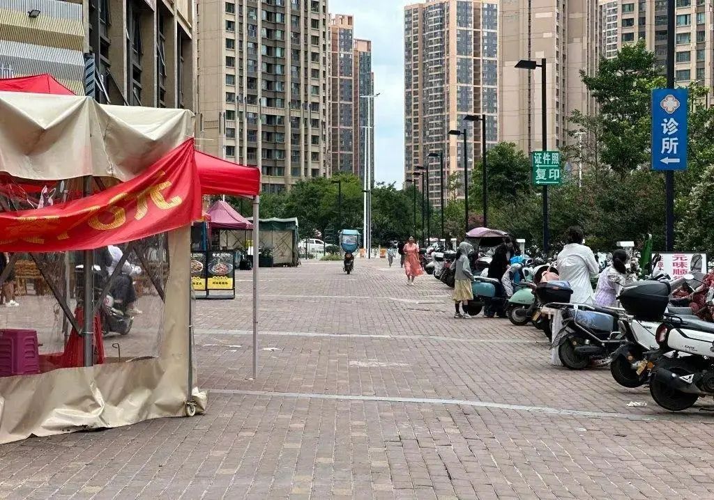 8岁小孩遭醉汉用椅子砸头,“要做开颅手术” 8岁小孩遭醉汉用椅子砸头,“要做开颅手术”