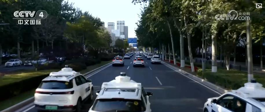 中国新能源汽车跑出“加速度” 汽车产业活力持续释放