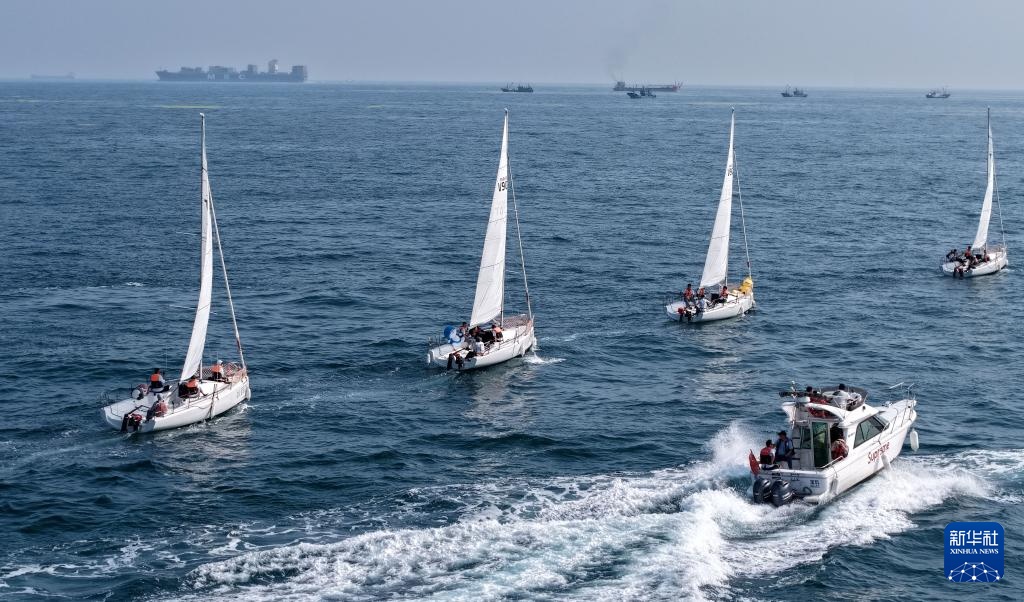 新华全媒+丨山东青岛举行海上巡游迎接中国航海日 新华全媒+丨山东青岛举行海上巡游迎接中国航海日