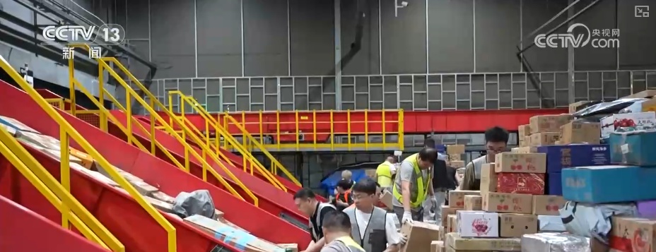 科技“锁鲜”赋能抢“鲜”生意竞速跑 天山脚下美味成百姓餐桌上“常客”