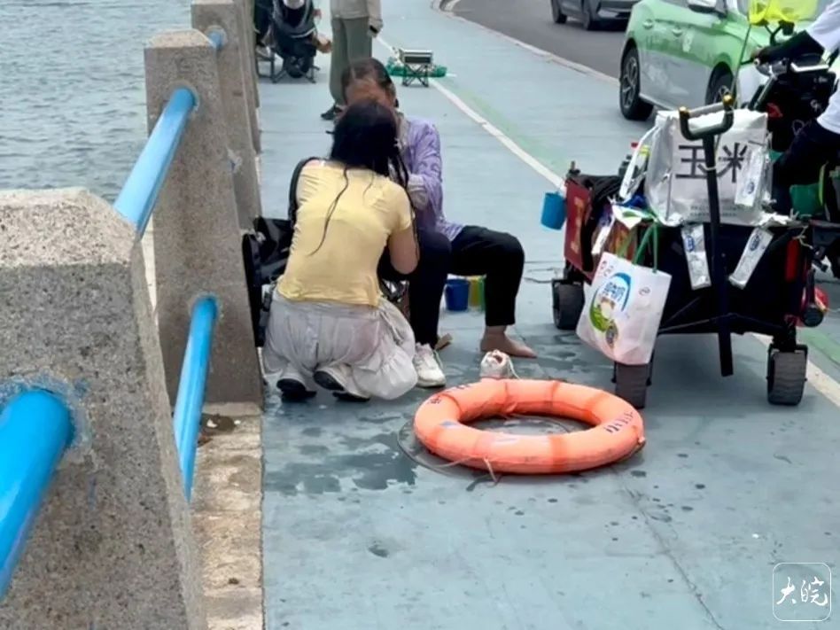 惊心动魄！58岁阿姨跳海救人，女大学生当场跪地感谢...