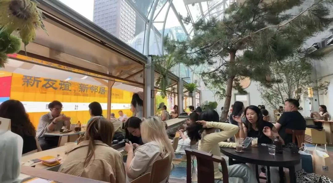 老商场成新网红!61岁友谊商店,北京最热门打卡地 老商场成新网红!61岁友谊商店,北京最热门打卡地