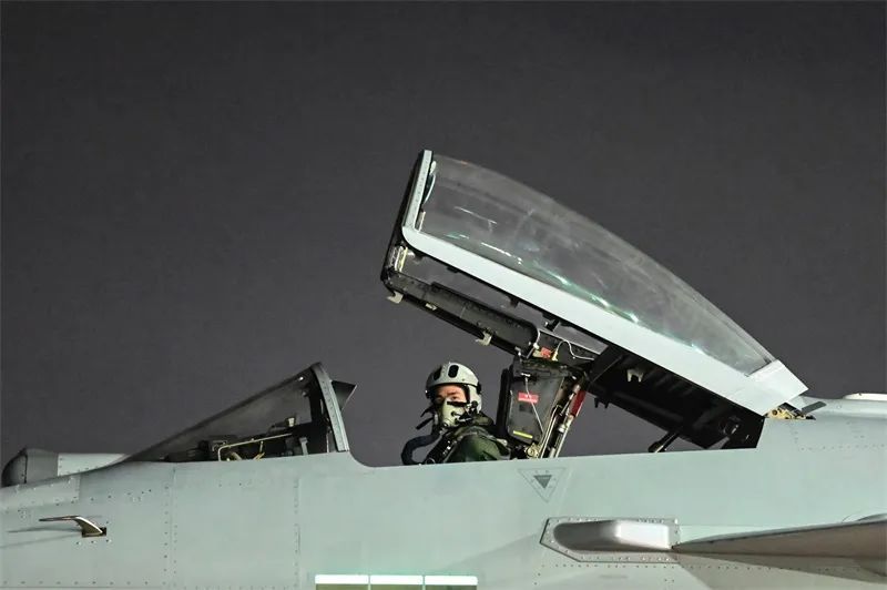 子夜,云端鏖战! 子夜,云端鏖战!