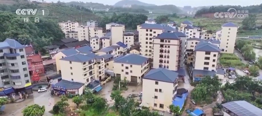 风雨中逆行身影守护平安 多方协同抢险救援保障群众生命财产安全 风雨中逆行身影守护平安 多方协同抢险救援保障群众生命财产安全