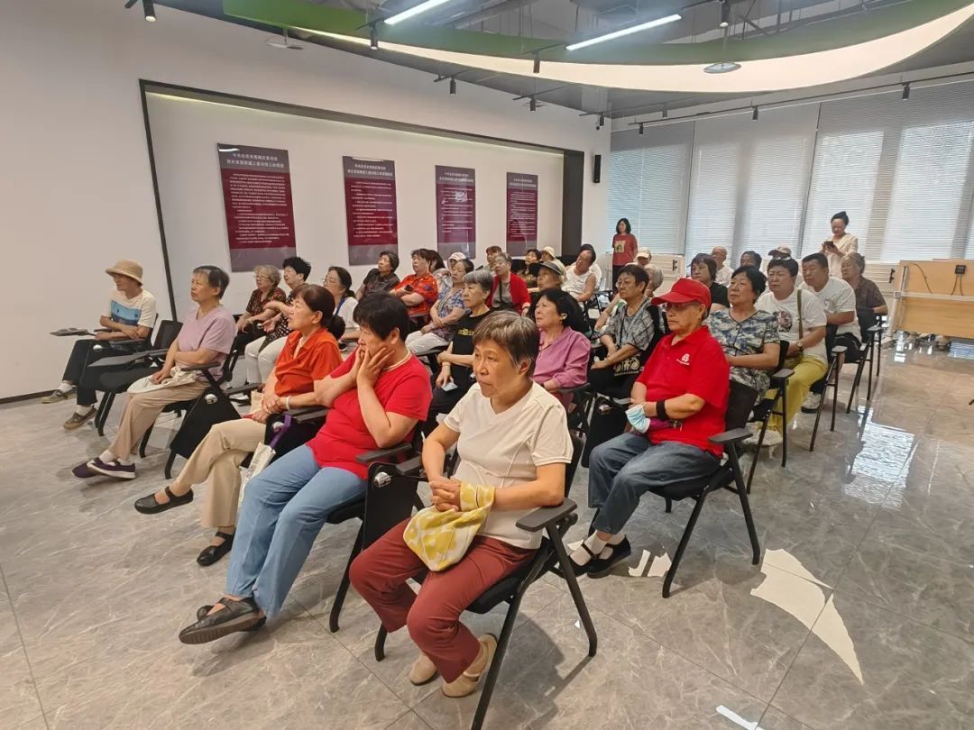 党群阵地@你 | 交通安全知识强科普 给银发族出行安全加把“锁”