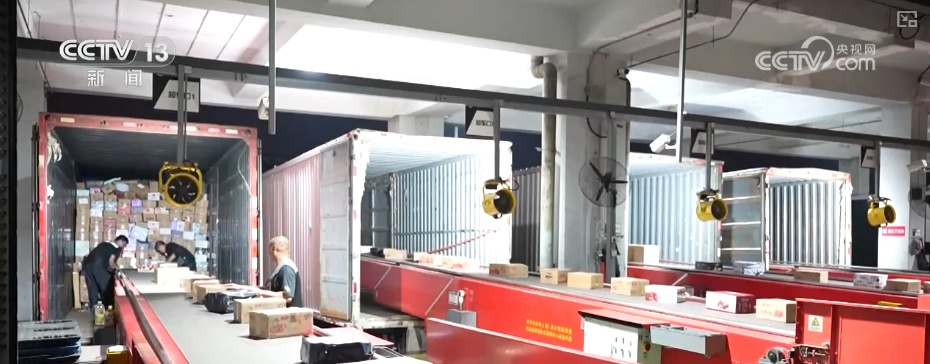 科技“锁鲜”赋能抢“鲜”生意竞速跑 天山脚下美味成百姓餐桌上“常客”