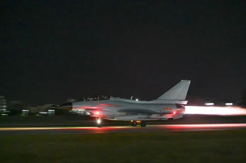 子夜,云端鏖战! 子夜,云端鏖战!