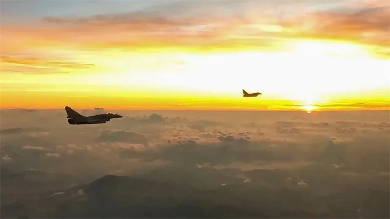 子夜,云端鏖战! 子夜,云端鏖战!