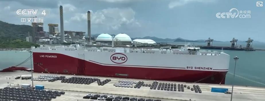 中国新能源汽车跑出“加速度” 汽车产业活力持续释放